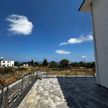 Seaview House * Yialousa